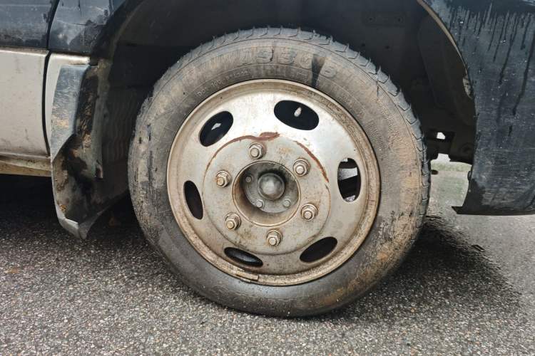 Used JAC Group Sunray 2018 2.7T 5-Series National Emission Standard V Star Express High-Roof Right Front Wheel Hub