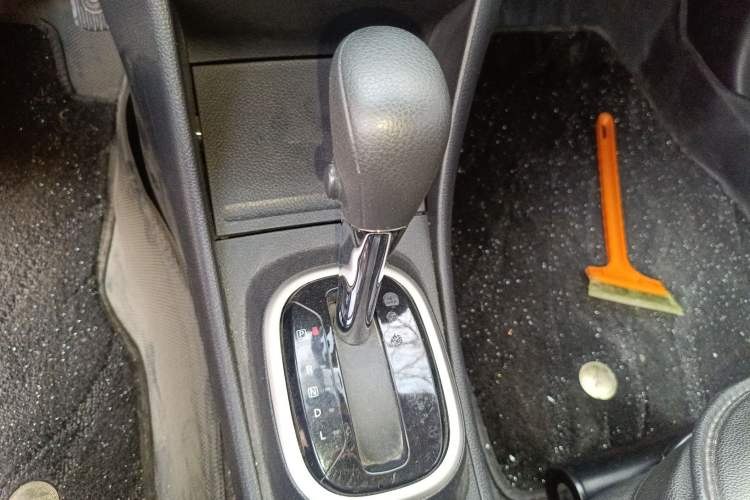 Used Nissan Sylphy 2019 Classic 1.6XE+ CVT SmartConnect Leading Edition Gear Lever