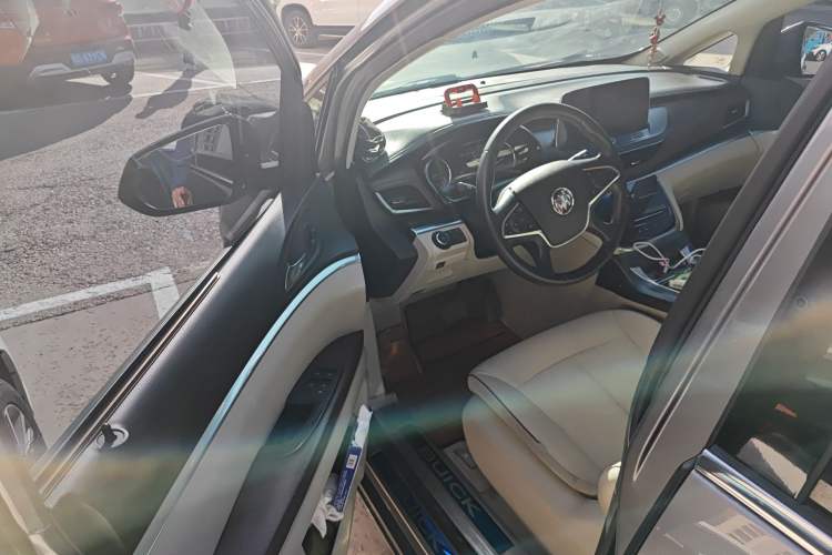 Used Buick GL8 2021 Land Cruiser Executive Class 652T Smart Luxury Model
