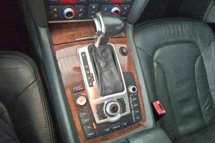 Used Audi Q7 2012 3.0 TFSI Ambition (200kW) Gear Lever