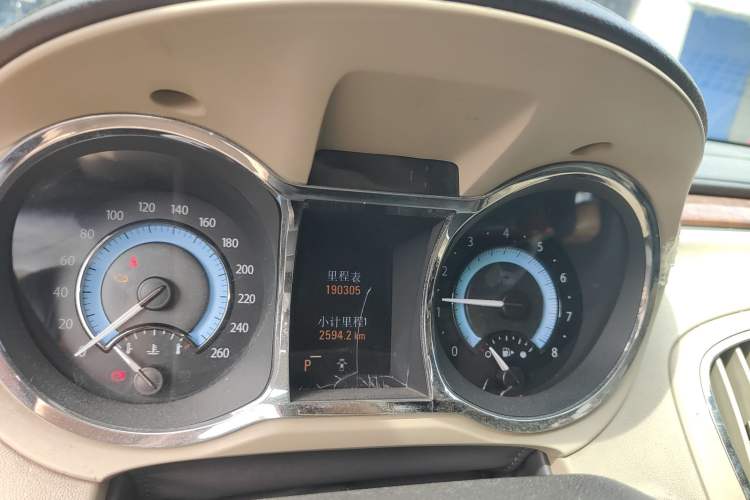 Used Buick LaCrosse 2011 2.4L SIDI Luxury Edition Odometer Close Up