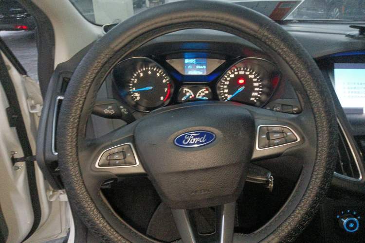Used Ford Focus 2018 Sedan Classic 1.6L Automatic Trendy SmartDrive Edition Steering Wheel