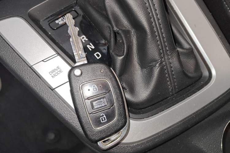 Used Hyundai Elantra (6th Generation / Lingdong) 2016 1.6L Automatic ZhiXuan – Elite Version
