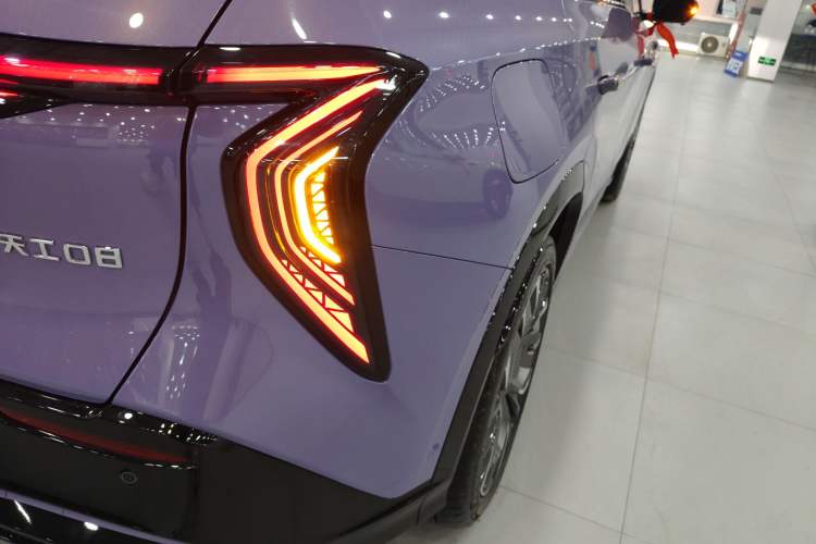 Used Hongqi Tiangong 08 2025 565 Ultra Four-Wheel Drive Version Exterior 3