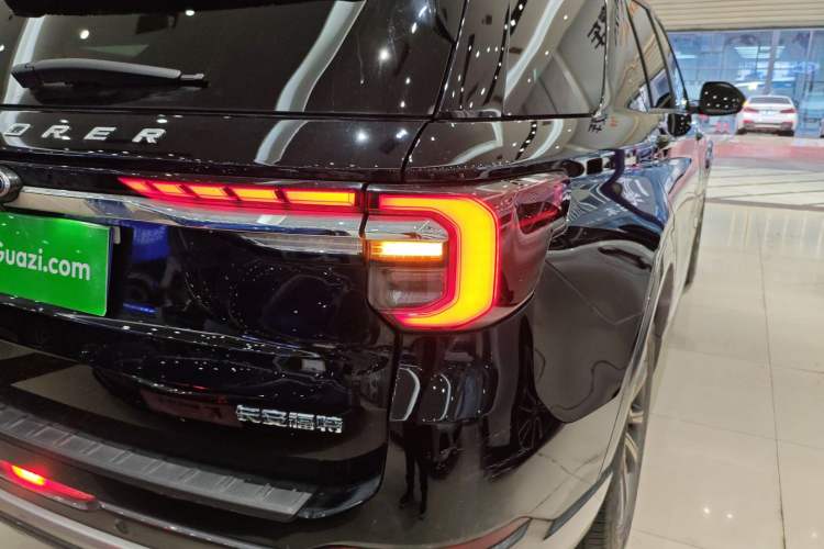 Used Ford Explorer 2023 EcoBoost 285 Four-Wheel Drive Stylish Plus Version 7 Seats