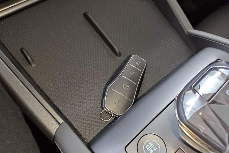 Used BYD Qin L 2025 DM-i Smart Drive 80KM Leading Model
