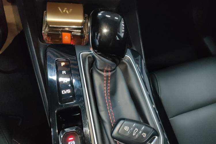 Used MG 5 2021 180 DVVT CVT Youthful Style Edition Gear Lever