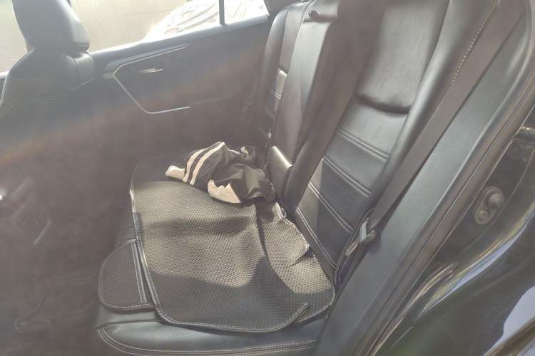 Used Toyota RAV4 2021 2.0L CVT Two-Wheel Drive Fashion Edition