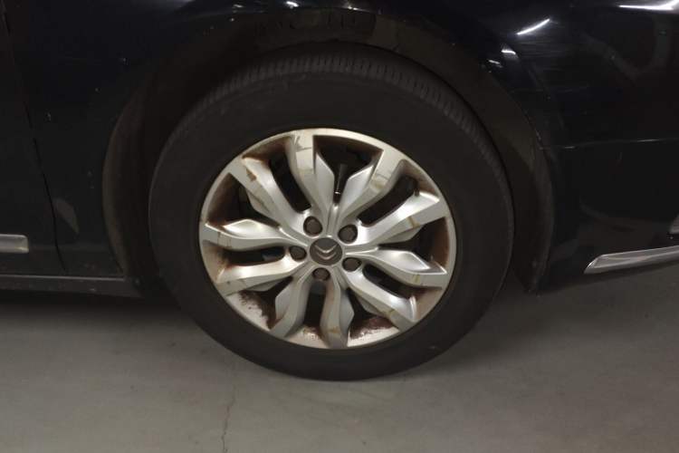 Used Citroen C5 2013 2.3L Automatic Zunyu Model Right Front Wheel Hub