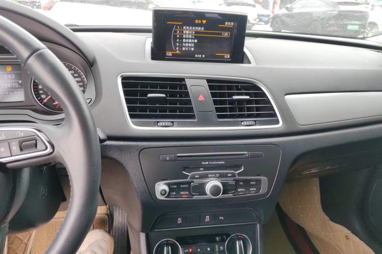 Used Audi Q3 2018 30th Anniversary Edition 30 TFSI Fashion Model Audio And AC Panel