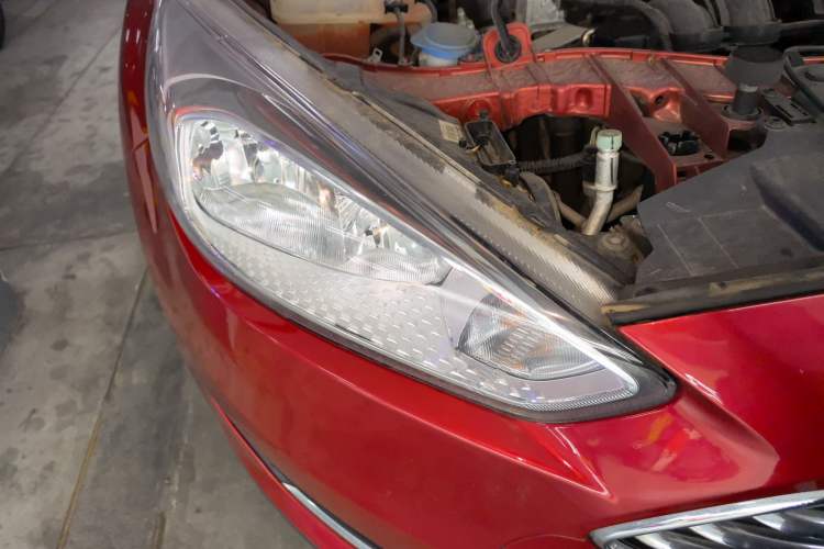 Used Ford Focus 2017 Sedan 1.6L Automatic Fashion Edition Smart Drive Version Right Front Headlight