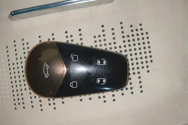 Used VOYAH Dream 2025 PHEV Four-Wheel-Drive Flagship Kunpeng Edition
