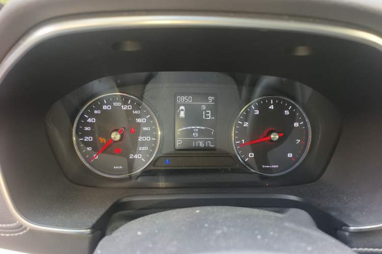 Used Roewe RX5 2016 20T Two-Wheel Drive Automatic Internet Smart Edition
