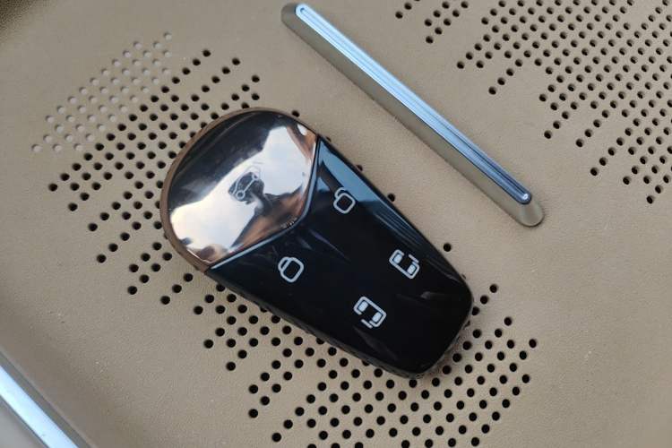 Used VOYAH Dream 2025 PHEV Four-Wheel-Drive Flagship Version – Qiankun Edition
