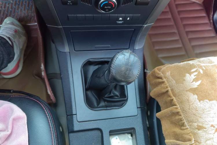 Used Haval H5 Classic 2012 ZhiZun Edition Green & Quiet 2.0T Manual Two-Wheel Drive Comfortable Model