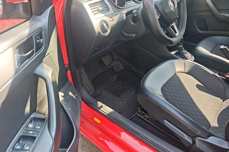 Used Skoda Rapid Spaceback 2018 1.6L Automatic Comfort Edition