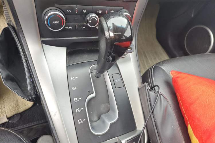 Used Chevrolet Captiva 2015 2.4L 4x4 Flagship Edition 7-Seater