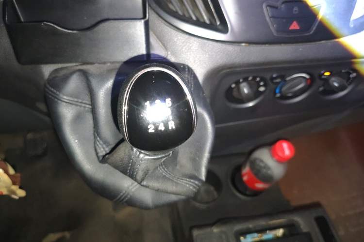 Used Ford Transit 2017 2.0T Diesel Multi-Function Commercial Vehicle Short Wheelbase Mid-Roof China V Standard