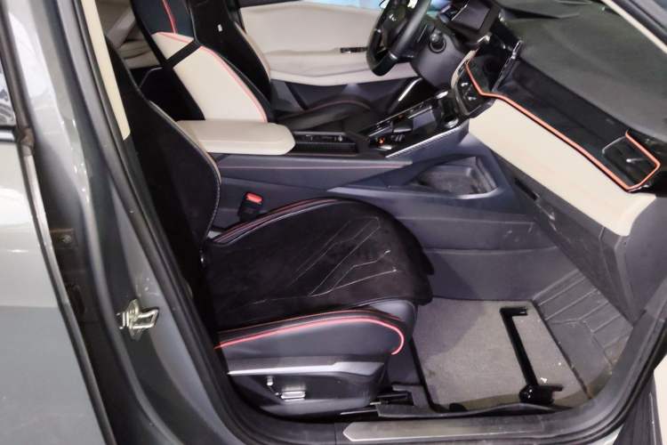 Used Lynk & Co 06 2020 1.5T YAO Halo
