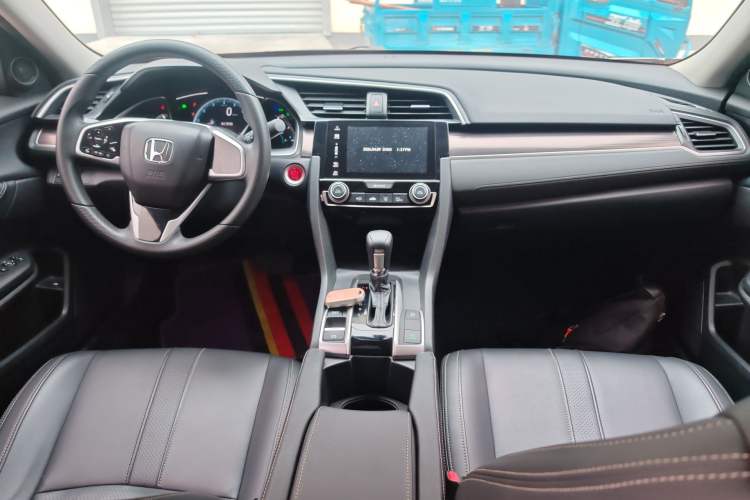 Used Honda Civic 2019 220TURBO CVT Dynamic Edition China VI Center Console