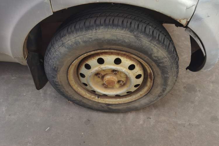 Used Wuling Rongguang 2011 1.2L Base Version
