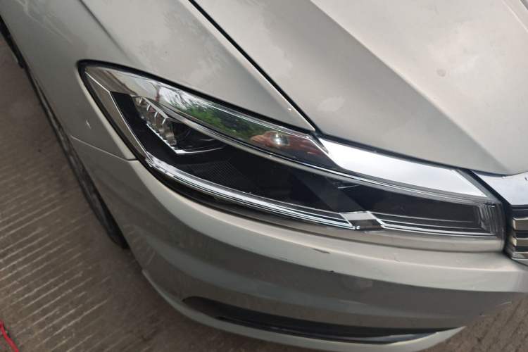 Used Volkswagen Lavida 2019 1.5L Automatic Comfort Edition China VI Standard Right Front Headlight