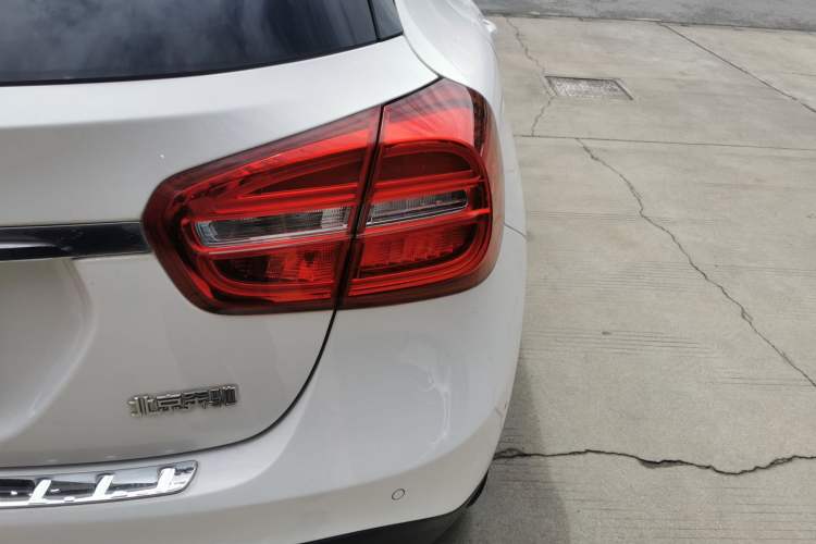 Used Mercedes-Benz GLA 2016 GLA 200 Fashion Model Exterior 3