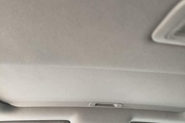 Used CHANGAN Eado 2018 High-Energy Edition 1.6L GDI Manual Pioneer Model China V Standard Headliner