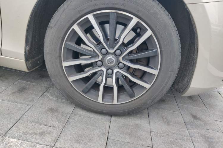 Used Volvo V40 2017 T3 Zhiyi Edition
