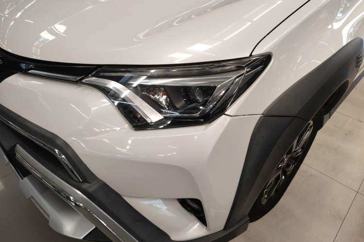 Used Toyota RAV4 2019 2.0L CVT Two-Wheel Drive Fashion X Limited Edition China V Standard