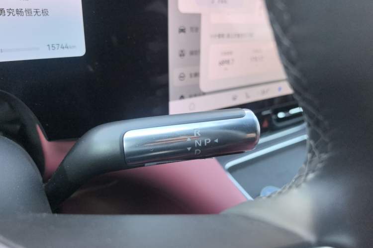 Used Hima AITO M8 2025 Extended-Range Ultra Version 53.4 kWh 5-Seater Edition Gear Lever