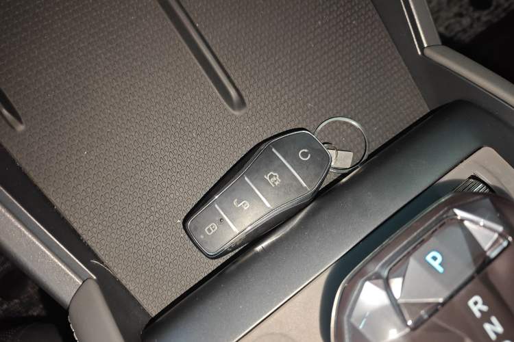 Used BYD Qin L 2025 DM-i Smart Drive 80KM Leading Model Interior 1