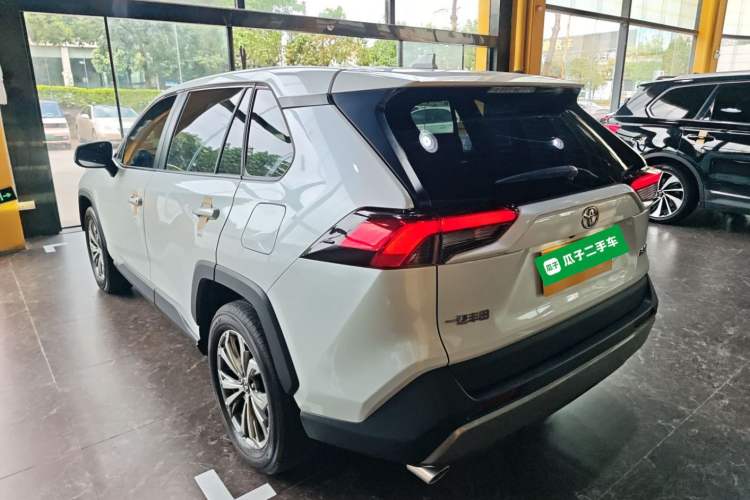 Used Toyota RAV4 2023 2.0L CVT Two-Wheel Drive Fashion Edition
