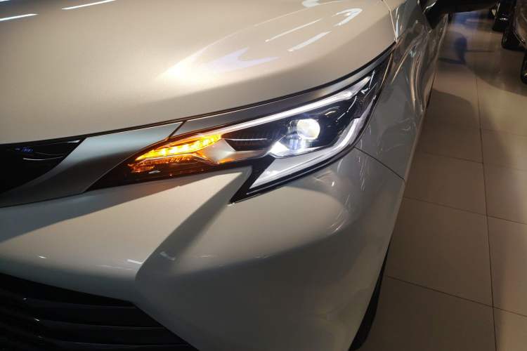 Used Toyota Sienna 2024 2.5L Hybrid Four-Wheel Drive Prestige Edition