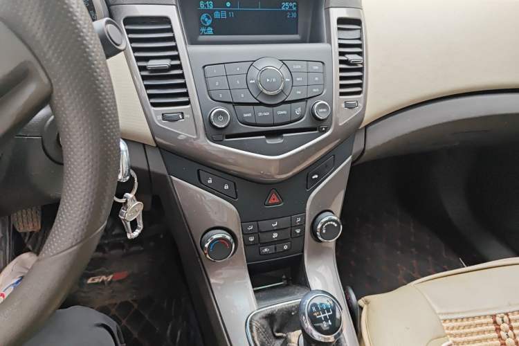 Used Chevrolet Cruze 2015 1.5L Classic SE MT