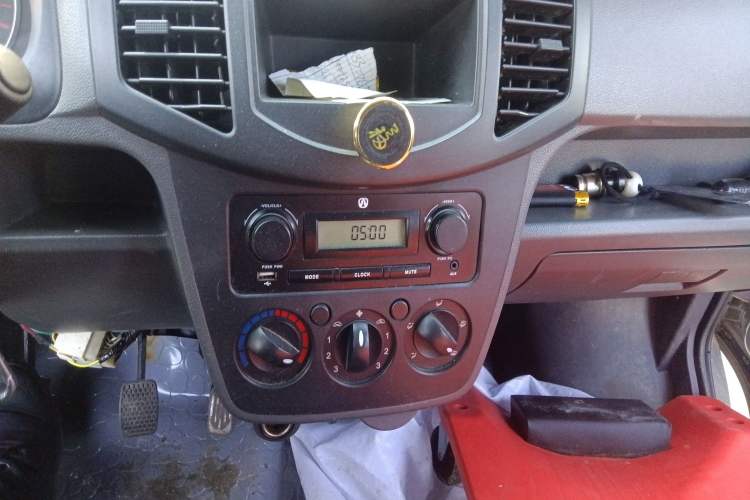 Used BAIC Weiwang 205 2013 1.0L Joy version Audio And AC Panel