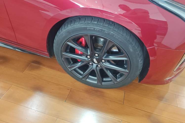 Used Cadillac CT4 2020 28T Elite Edition Right Front Wheel Hub