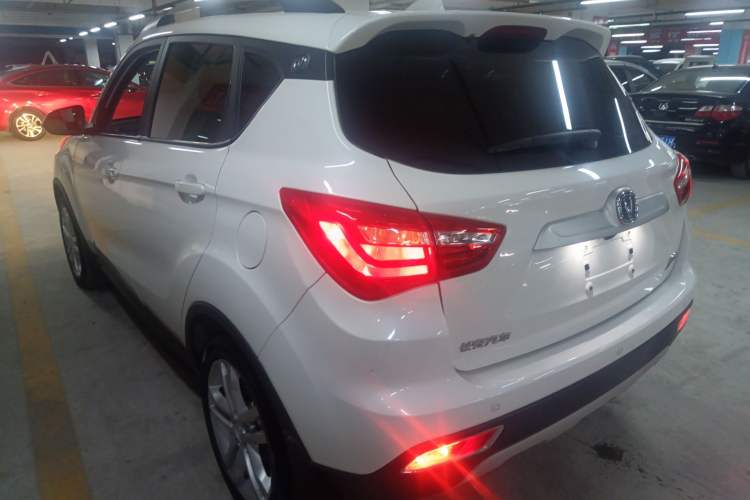 Used CHANGAN CS35 2017 1.6L Manual Luxury Model Exterior 2