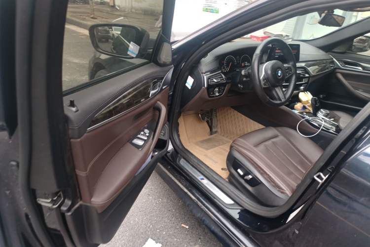 Used BMW 5 Series 2019 Restyled 525Li M Sport Package Driver Seat