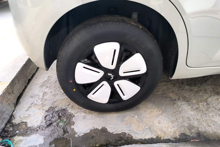 Used Wuling Hongguang MINIEV 2025 Four-Door Version Advanced Edition
