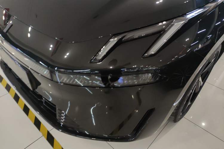 Used Lynk & Co 07 2024 EM-P 126 Long-Range Halo