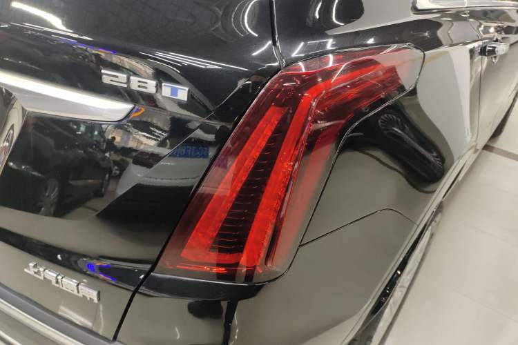 Used Cadillac XT5 2022 2.0T Two-Wheel Drive Luxury Version