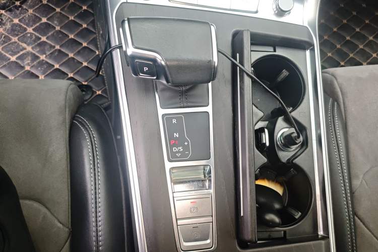 Used Audi A6L 2024 45 TFSI quattro Prestige Dynamic Edition Gear Lever