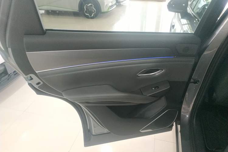 Used BYD Song L DM-i 2025 Intelligent Driving Version 160 km Beyond-Range Type