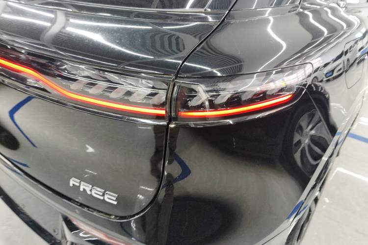 Used VOYAH FREE 2025 318 318 km Rear-Drive Touring Edition