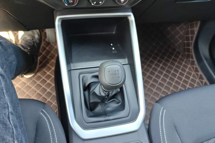 Used Wuling Alvez 2022 1.5L Manual Free-Style Model