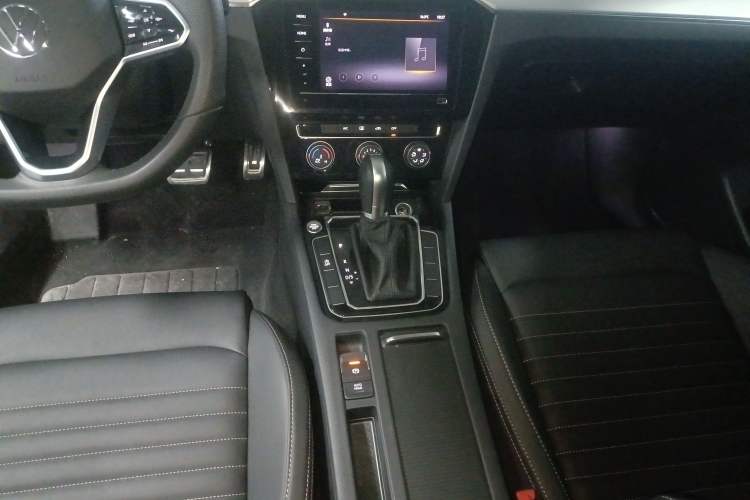 Used Volkswagen Magotan 2023 2 Million Units Limited-Edition 280TSI DSG Comfort Version
