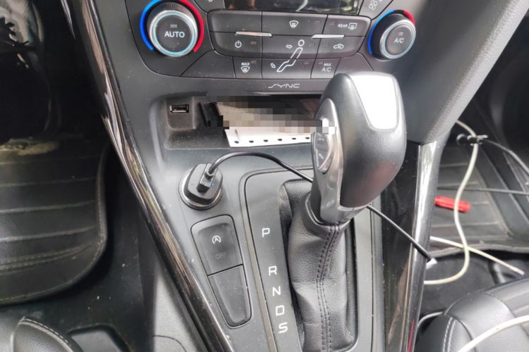 Used Ford Focus 2015 Hatchback EcoBoost 180 Automatic Elite Model Gear Lever