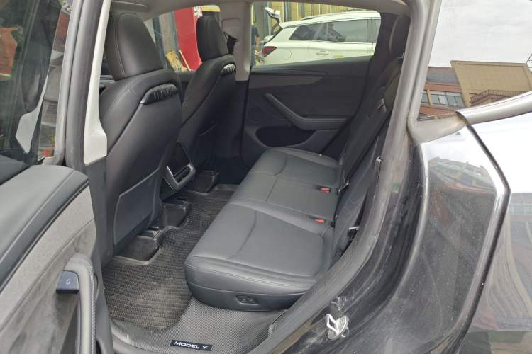 Used Tesla Model Y 2025 Long-Range All-Wheel Drive First Edition