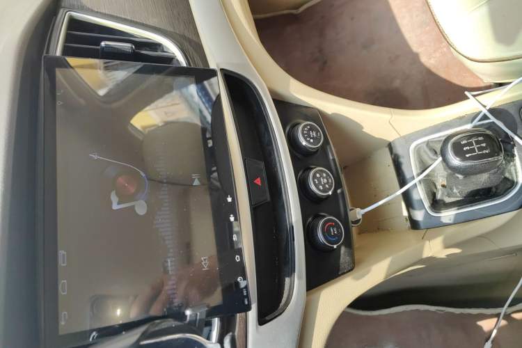 Used Baojun 730 2016 Revised 1.5L Manual Standard Version 7 Seats China V Emission Standard
